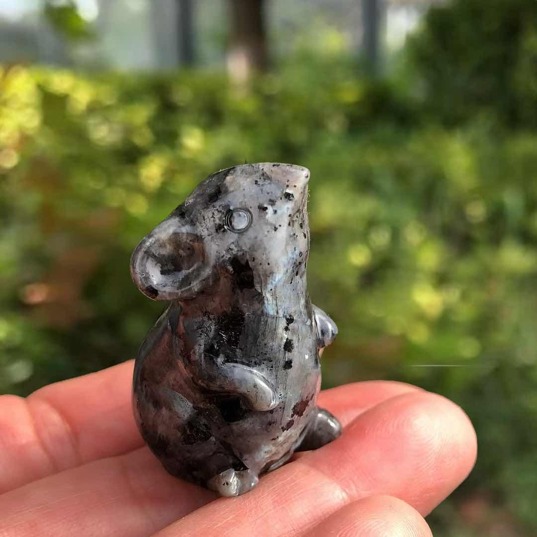 天然水晶のネズミの置物｜手彫りの宝石の動物｜幸運と賢さをもたらす