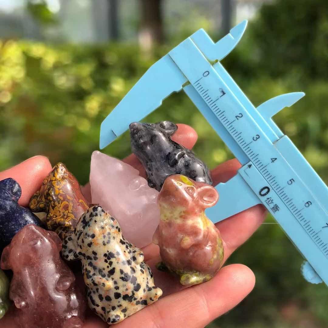 天然水晶のネズミの置物｜手彫りの宝石の動物｜幸運と賢さをもたらす