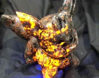 3.9‘’ Yooperlite Eevee Carving | Hand Carved Crystal Figure | UV Reactive Stone Decor