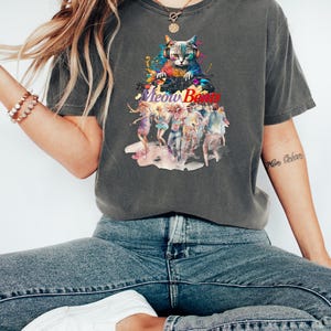DJ Meow Beats Cat Shirt - Funny DJ Cat T-Shirt, Music Lover Tee, Cool Cat Graphic Streetwear, Gift for Cat Lovers and DJsDJ Meow Beats Shirt