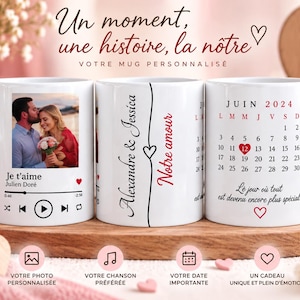 Può includere: Una tazza in ceramica bianca con una foto personalizzata di una coppia, un'interfaccia di lettore musicale con il testo Je t'aime, i nomi Alexandre & Jessica e un calendario di giugno 2024 con un cuore che segna il 12 e il testo Le jour où tout est devenu encore plus spécial.