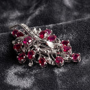 Broche de rubí y diamantes, broche con diseño de ramo floral, chapado en oro blanco de 14 quilates, regalo de joyería, joyería hecha a mano. imagen 4