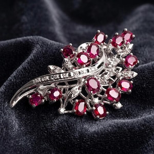 Broche de rubí y diamantes, broche con diseño de ramo floral, chapado en oro blanco de 14 quilates, regalo de joyería, joyería hecha a mano. imagen 2