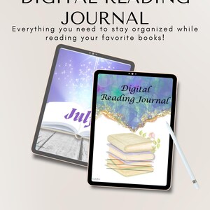 Puede incluir: Dos tabletas digitales que muestran un diario de lectura digital. Una tableta muestra la palabra "Julio" en un libro abierto. La otra tableta muestra "Digital Reading Journal" con una pila de libros y un lápiz.
