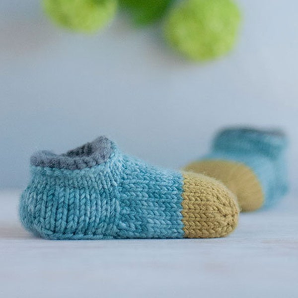 Baby booties knitting pattern  'Noah Stay-On Shoe'