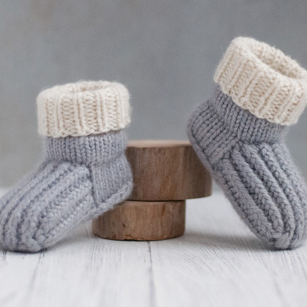 KNITTING PATTERN  'Harry Stay-On Shoe' for DIY baby booties / bootie shoes. Perfect baby shower outfit idea or your own cute knitting idea