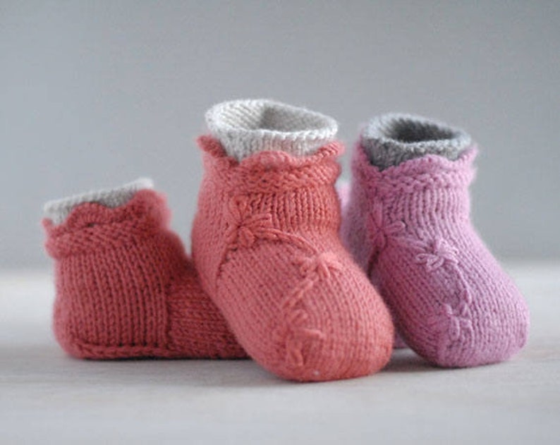 Baby booties knitting Pattern 'Lila Stay-On Bootie' , a knitting pattern for baby girls and handmade baby shower gift image 1