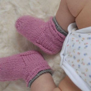 Baby booties knitting Pattern 'Lila Stay-On Bootie' , a knitting pattern for baby girls and handmade baby shower gift image 7