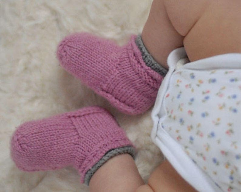 Baby booties knitting Pattern 'Lila Stay-On Bootie' , a knitting pattern for baby girls and handmade baby shower gift image 7