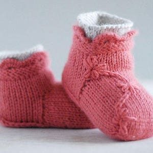 Baby booties knitting Pattern 'Lila Stay-On Bootie' , a knitting pattern for baby girls and handmade baby shower gift image 2