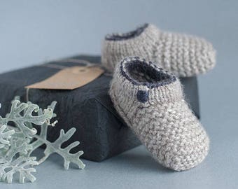 Baby Booties Knitting Pattern – 'Finn Stay-On Shoes' | Knit Infant Slippers with Photo Tutorial | Easy DIY Baby Bootie Pattern