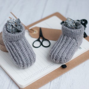 KNITTING PATTERN 'Harry Stay-On Shoe' for DIY baby booties / bootie shoes. Perfect baby shower outfit idea or your own cute knitting idea image 7