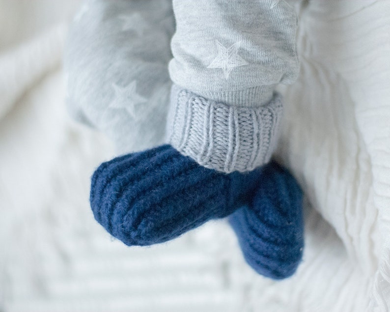 KNITTING PATTERN 'Harry Stay-On Shoe' for DIY baby booties / bootie shoes. Perfect baby shower outfit idea or your own cute knitting idea image 2