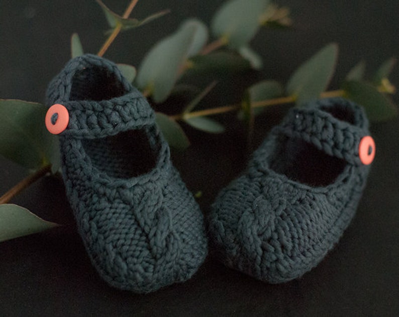 Baby booties knitting pattern - a Mary Jane style baby shoe - pdf and photo tutorial image 7