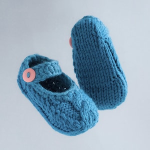Baby booties knitting pattern - a Mary Jane style baby shoe - pdf and photo tutorial image 9