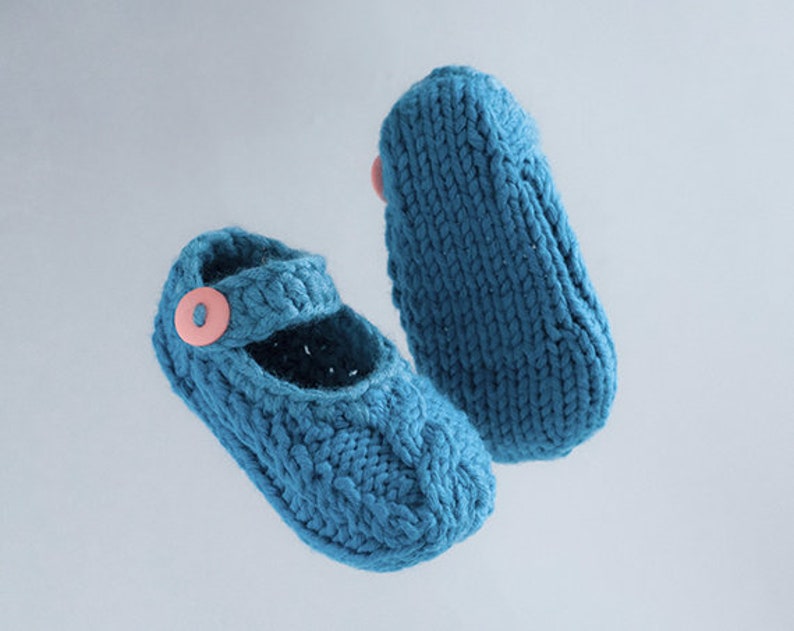Baby booties knitting pattern - a Mary Jane style baby shoe - pdf and photo tutorial image 9