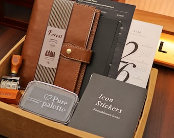 Planificador 2026 todo en uno, tamaño personal A5, de cuero vegano verde y marrón, kit de inicio para diario, regalo para amantes de la papelería.