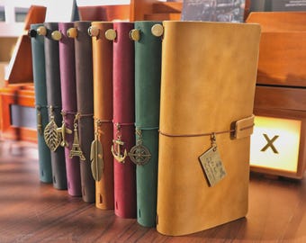 Diario de viaje personalizado de cuero auténtico estilo vintage / Tamaño pasaporte estándar A5 / Regalo para amantes de los viajes
