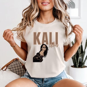 Kali Uchis Fan Shirt,Retro Diva Graphic Tee,Stylish R&B Music Shirt,Vintage Latina Artist Top,Feminine Cool Girl Shirt,Urban Star Tee