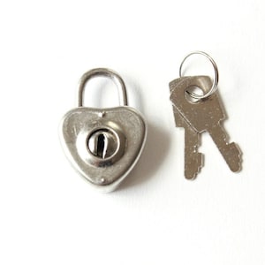 Small Heart Lock and Keys - heart padlock and key . mini lock silver . heart shaped lock . diary lock . journal lock . mini padlock