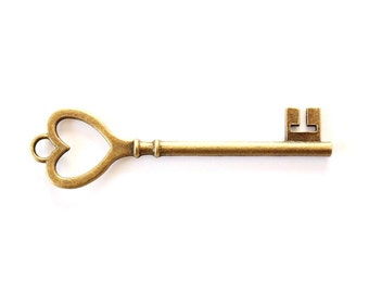 Vintage Brass Heart Keys , Wedding Favor keys , Heart Skeleton Key , large key , shabby chic wedding decor