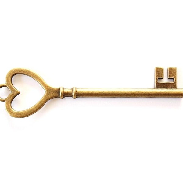 Vintage Brass Heart Keys , Wedding Favor keys , Heart Skeleton Key , large key , shabby chic wedding decor