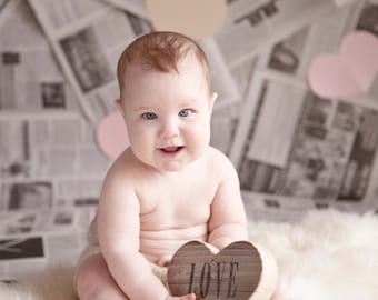 Niñera rústica de estante de corazón de madera, regalos de corazón, accesorios personalizados para fotos de bebés, accesorios para fotos de corazones