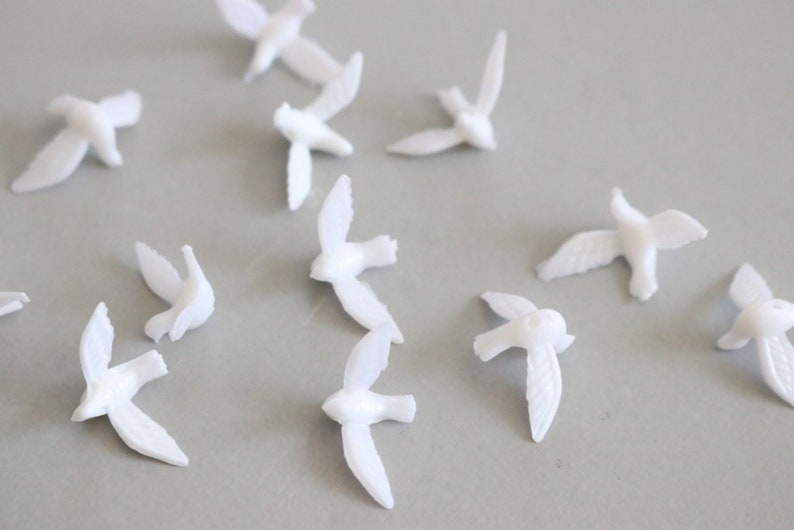 Tiny Plastic Doves dove confetti miniature plastic doves | Etsy