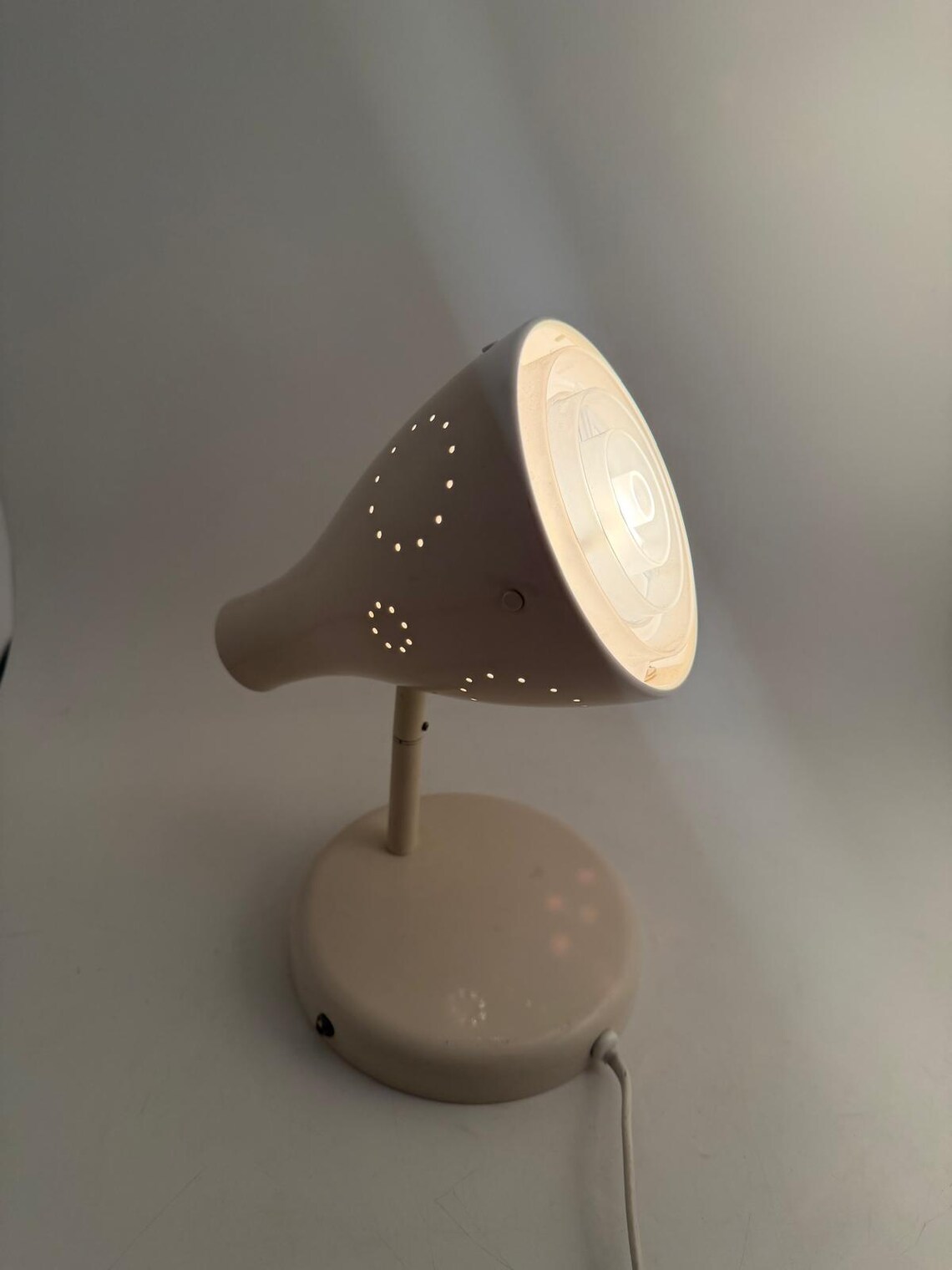 IKEA SNÖIG Table Spot Lamp – White Metal Adjustable Lamp Head Retro Design, foto 1 di 5