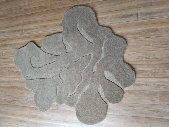 Hand-Tufted Wool Rug, Organic Beige Irregular Shape, Modern Floor Decor