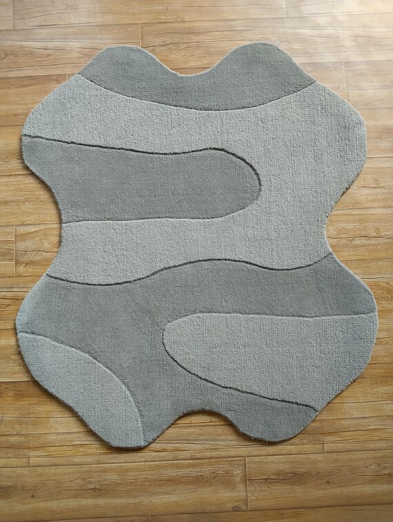 Ready to dispatch Modern Abstract Wool Rug: Irregular Grey, Hand-Tufted