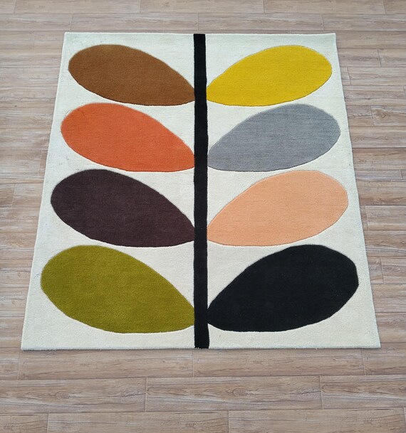 Handmade Wool Rug: Leaf Pattern in Mid-Century Modern Style