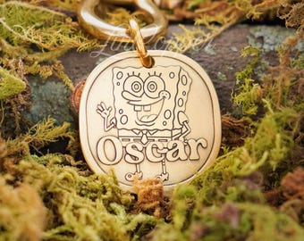 Placa de identificación para perros con diseño de esponja • Identificación de mascota grabada en profundidad • Latón vintage • Regalo personalizado para mascotas