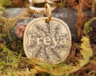 Placa de identificación vintage para perros • Identificación de mascota grabada en profundidad • Latón con diseño floral • Regalo personalizado para mascotas