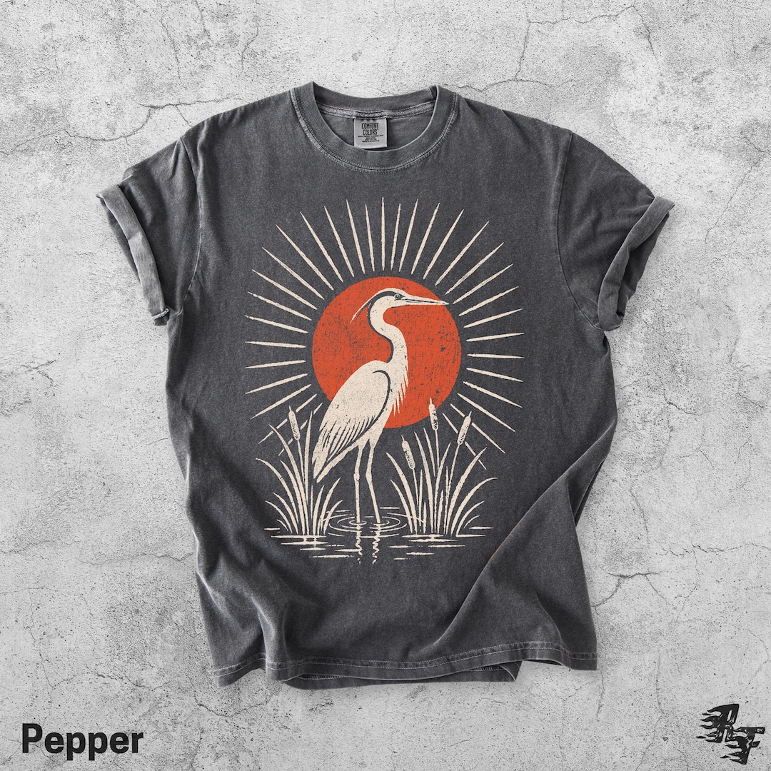 Heron Birdwatching T-Shirt, Vintage Coastal Wetland Tee, Wildlife Nature Lover Gift, Retro