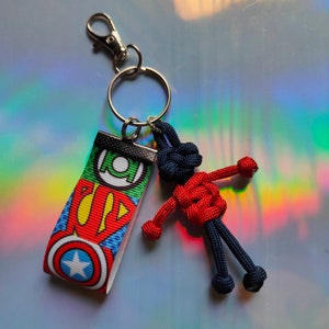 Paracord buddy superhero keychain,marvel keychain,boys men keychain,back to school gift, school bag tag,bag charm,superhero charm, paracord