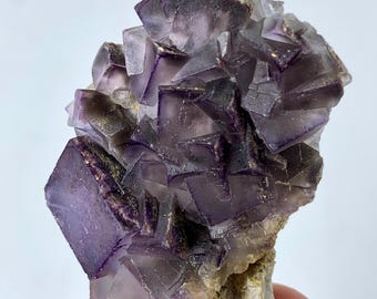 Racimo de fluorita púrpura de 46 g / Ejemplar mineral natural de Pakistán