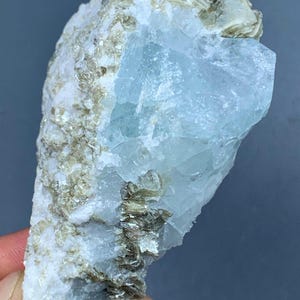 170g Rare Aquamarine Crystal with Muscovite – Natural Blue Beryl Mineral Specimen from Pakistan