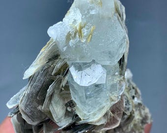 Cristal aigue-marine naturel 103 g avec matrice de muscovite du Pakistan | Spécimen minéral de pierre de guérison à collectionner