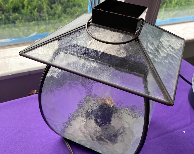 Pagoda style accent lamp.