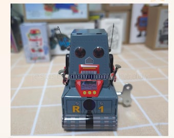 Robot de hojalata antiguo de cuerda – Juguete de cuerda estilo tanque R-1 retro / Objeto de colección para escritorio