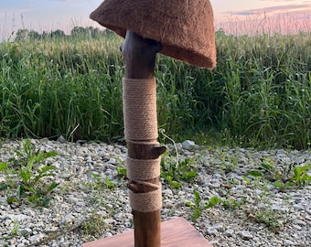 Kattenkrabpaddestoel van natuurlijk hout: handgemaakte kattenklimboom