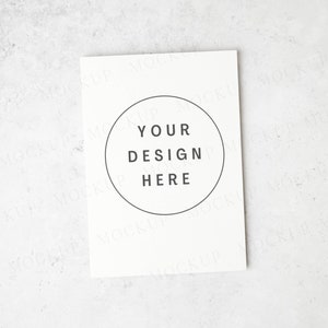 Maquette de carte de voeux à plat, style minimaliste. Invitation de mariage maquette. Maquette de carte d'anniversaire. Maquette de mariée Flatlay. Jpeg uniquement