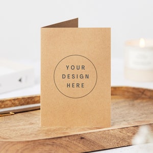 Maquette de carte de voeux avec un style minimaliste épuré. Maquette de mariée. Maquette d'invitation de mariage. Jpeg uniquement