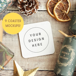 Weihnachtsfeiertage Untersetzer Mockups, Bestseller Bundle! Weißer quadratischer Untersetzer Mockup mit runden Kanten. Untersetzer Bundle, festliche Mock-ups.