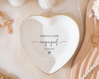 Personalized Engagement Ring Dish, Wedding Gifts, Engaged Jewelry Dish, Couple Name Tray Dish, Wedding Anniversary Gift, Gift for Her