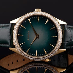 Stainless Steel Watch Green Dial Diamond Watch Wedding Gift Moissanite Diamond Watch Men GiftWatch Round dial Watch Green Leather belt watch solitaire Diamond Watch Moissanite Watch Gold yellow dial watch Vintage Moissanite Gift watch bridal Gift watch