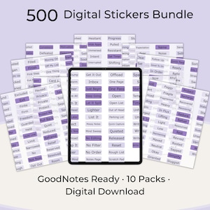 Peut inclure: Un lot de 500 autocollants numériques présentés sur un écran de tablette et des feuilles environnantes. Les autocollants sont rectangulaires avec des fonds violets et blancs, contenant divers textes comme Get It Out, Inbox et Just Begin.