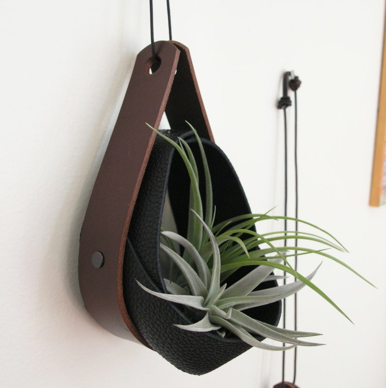Salvaged Leather Hanging Planter Airplant vase Hanging plants Hanging Planter in Black zdjęcie 2