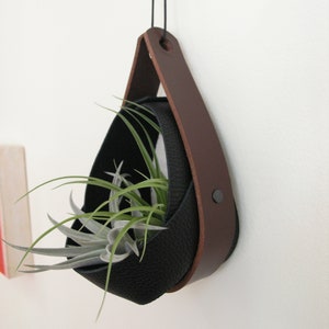 Salvaged Leather Hanging Planter Airplant vase Hanging plants Hanging Planter in Black zdjęcie 1